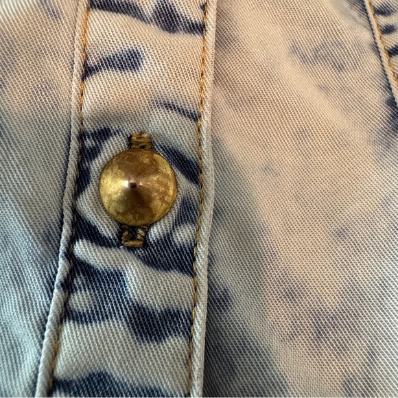 Forever 21 Light Blue Tie-Dye Button Front Shirt Size Large - Picture 5 of 7